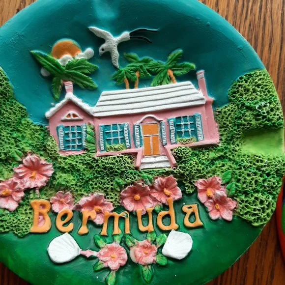COLORFUL bundle of 2  Bermuda souvenirs - Picture 2 of 8